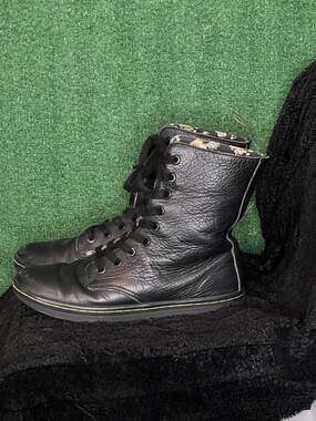 Dr. Martens Stratford Black Leather Floral Lined Boots Women's US 8